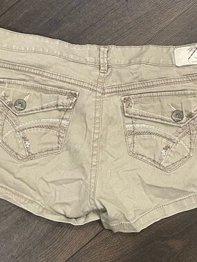 UNIONBAY Women’s Tan Jean Shorts with Decorative Back Pockets
